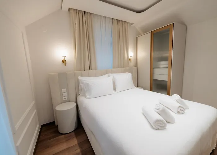 Emerald Villa Florina